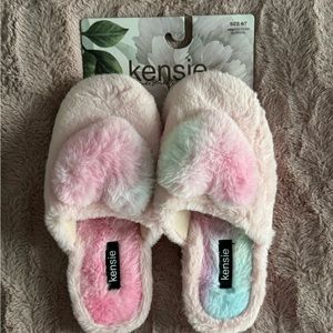 KENSIE memory foam slippers; fur rainbow tie-dye heart design; Size 6/7